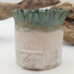 Cache-pot en grès fait main, bord découpé
